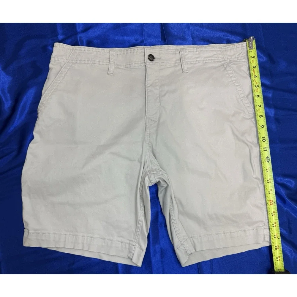Lucky Brand Men's 38 Flat Front 8.5